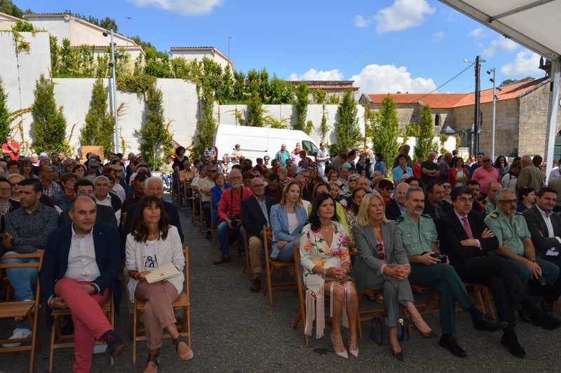 Triunfo infantil no concurso da Festa da Rosa de Mos