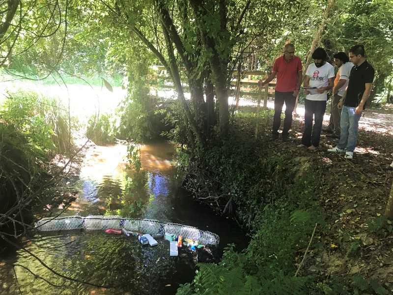 Instalan no río Muiños de Nigrán a primeira biobarda experimental contra a contaminación de toda Europa