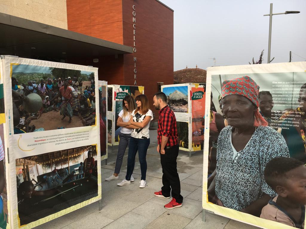 Inaugurada en Nigrán a exposición "Dereitos Humanos en Mozambique" do fotógrafo nigranés Adrián Irago