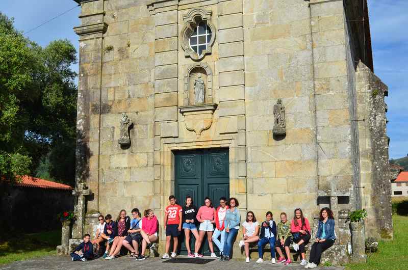 Mozos e mozas de Oia descobren o patrimonio local a través da fotografía