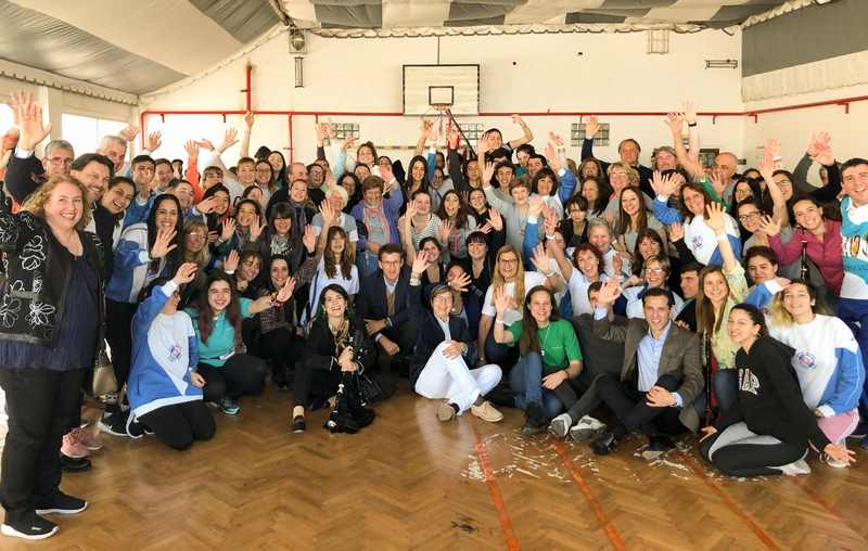 O presidente da Xunta remata a súa viaxe institucional a Arxentina cun encontro coa colectividade galega en Mar del Plata