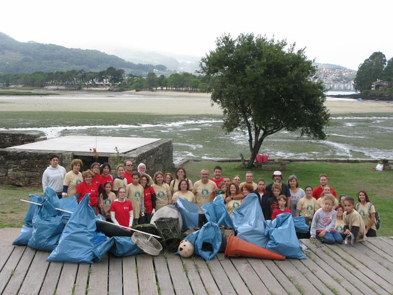 Voluntarios de Nigrán retiran 800 kg de lixo do Esteiro da Foz na 'XII Limpieza Simultánea'