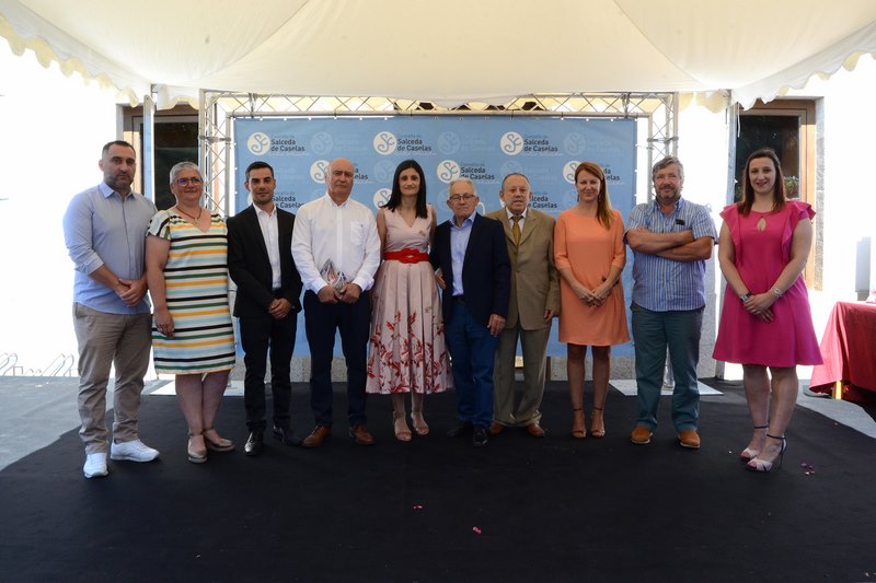 Salceda regula a concesión de honores e distincións