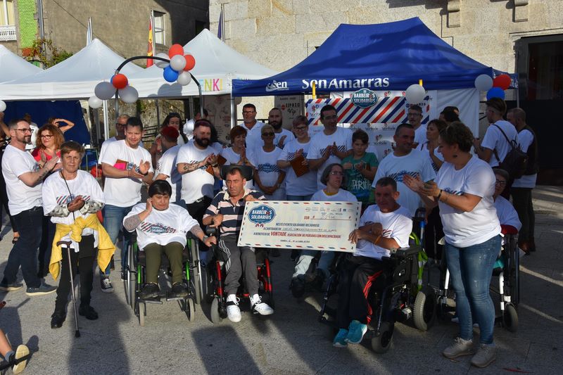 Éxito de participación na III edición de Barbeiros Solidarios a favor da Asociación de Persoas con Discapacidade Vontade