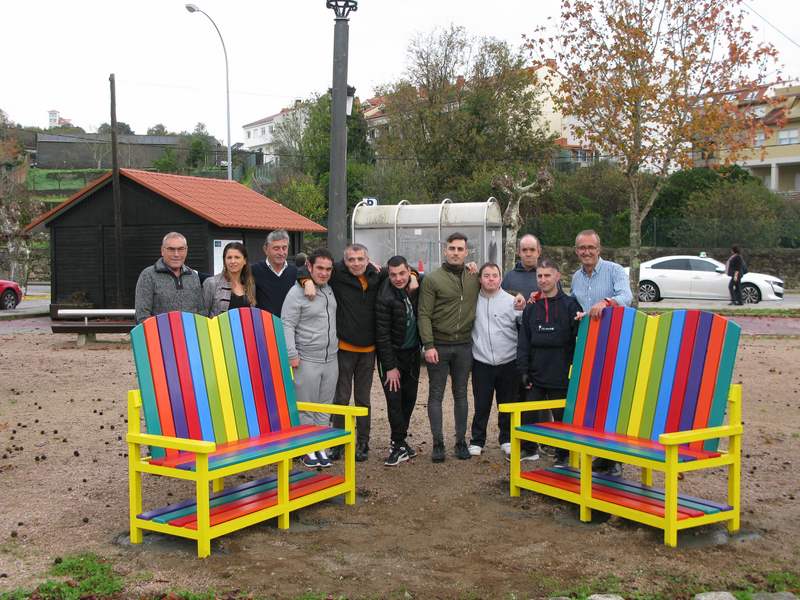 Nigrán estrea na Ramallosa os primeiros 'Bancos da Amizade' para loitar contra o acoso escolar