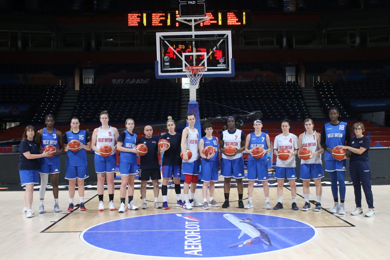 Personalidades destacadas de diferentes ámbitos da sociedade colaboran co CB Nigrán para render homenaxe as vítimas da Violencia de Xénero