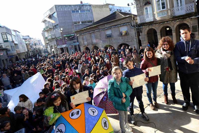 Centos de escolares dos centros educativos de Porriño participan nos actos reivindicativos do Día Mundial da Discapacidade
