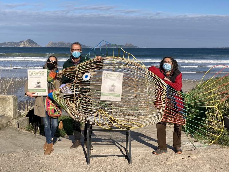 Amigos da Terra e Concello de Nigrán promoven unha campaña de recollida de plásticos nas praias