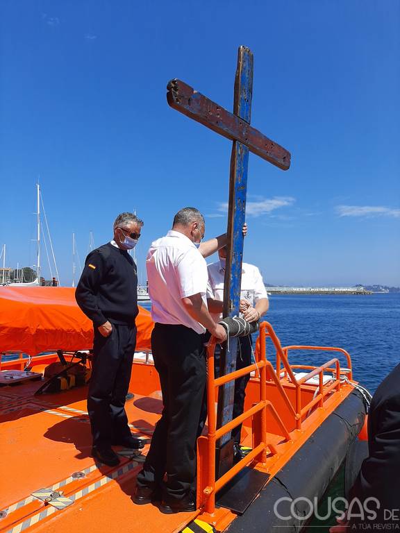 A Cruz de Lampedusa peregrina desde Vigo a Baiona por mar