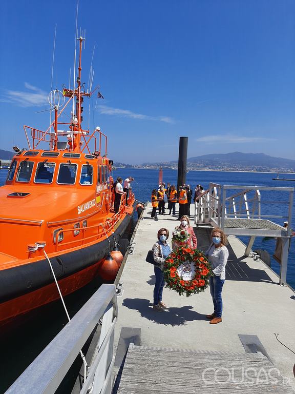 A Cruz de Lampedusa peregrina desde Vigo a Baiona por mar