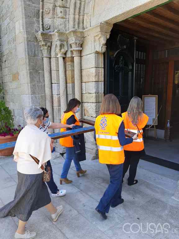 A Cruz de Lampedusa peregrina desde Vigo a Baiona por mar