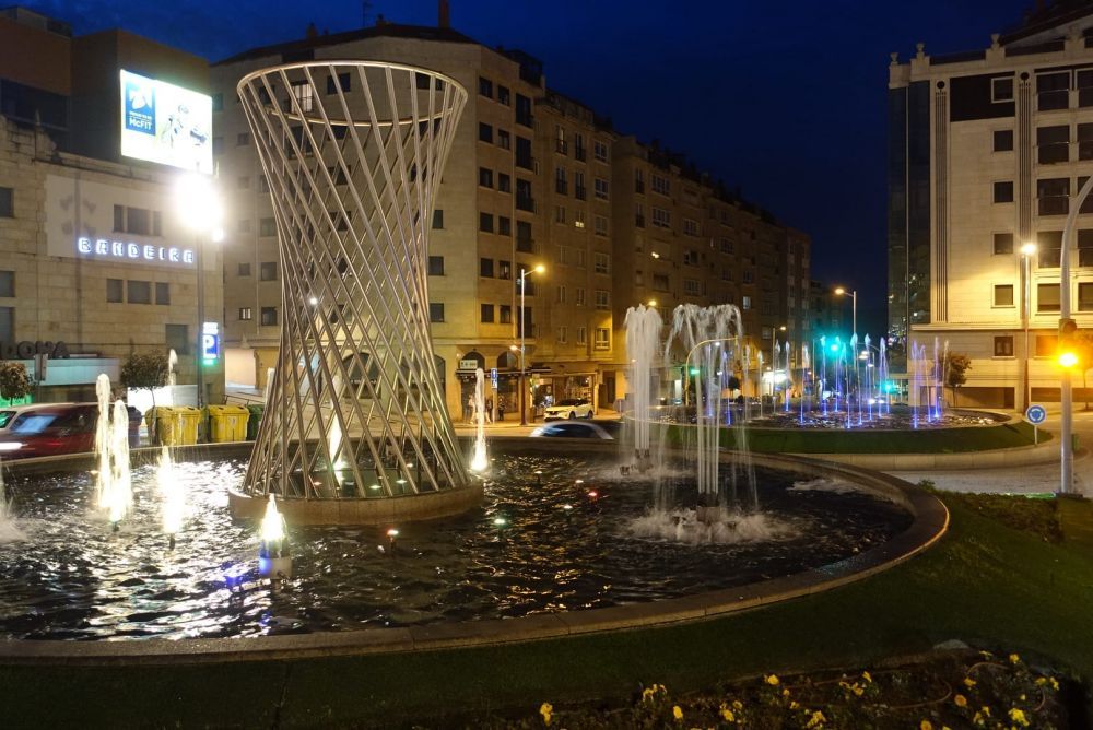 Vigo ilumina de verde as fontes de Aragón para sensibilizar sobre a miastenia