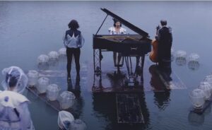 Un concerto flotante no Miño abre a undécima edición do IKFEM